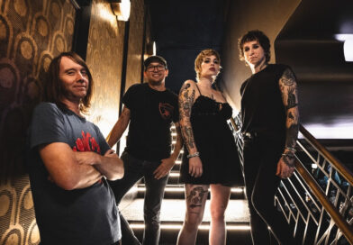 Laura Jane Grace, com nova banda e 3º disco solo, retorna ao Brasil em dezembro para três shows