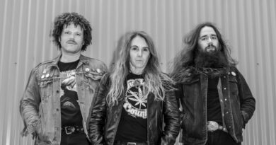 Pioneiro do stoner doom, Acid King volta ao Brasil em 2027